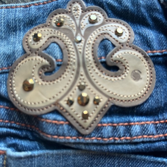 Women’s Dereon Capris - Picture 4 of 4